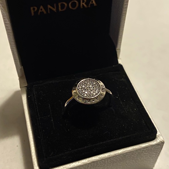 Pandöra Signature Classic Ring - Picture 1 of 3